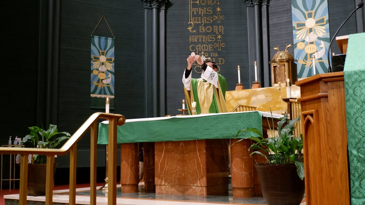Today we welcomed all new students and families into the Arlington Catholic community with New Student Orientation, starting off this morning with our annual Opening Liturgy celebrated by AC Chaplain Fr. Chris Boyle!