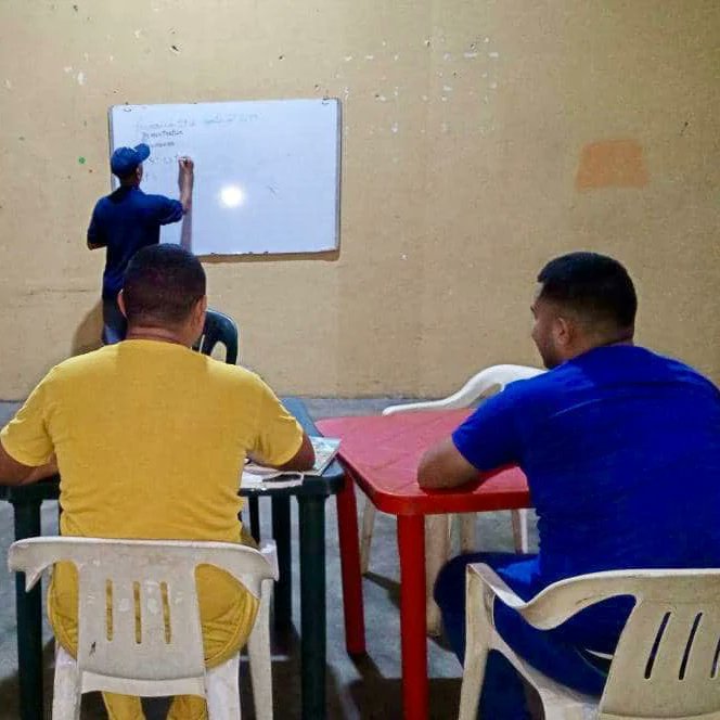 #4Sep 📚 En alianza con Misión Robinson, Misión Sucre e Inces, los privados de libertad a nivel nacional reciben educación en diferentes grados académicos, tanto de primaria, bachillerato y certificación de saberes.

#VidaYPazSonLaPremisa