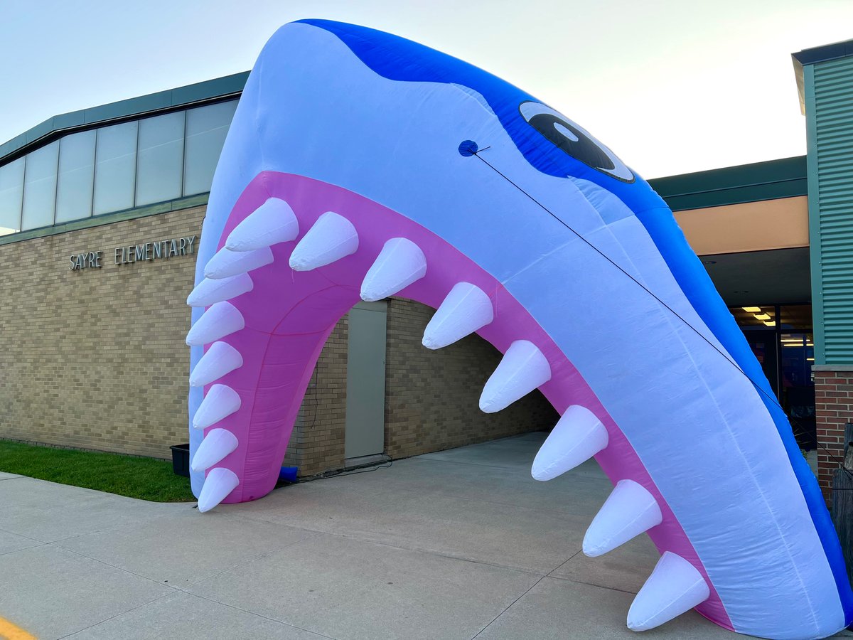 Welcome back, Sharks! How cool was it walking through a SHARK MOUTH today?!? It’s going to be a great year!! 🦈