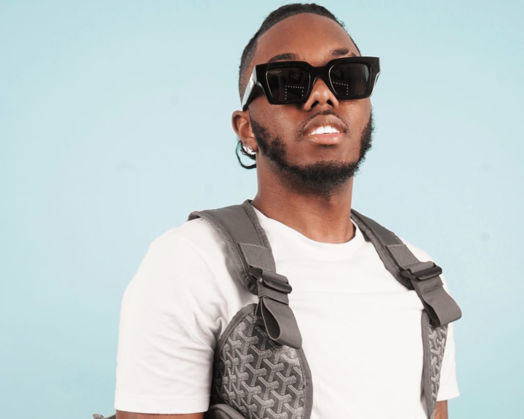 hwing_net's tweet photo. IQ &amp; Bryson Messia Team Up on New Song “Miss Tight Hole” https://t.co/ufdZLsAyfR https://t.co/CY2a7DhSWo
