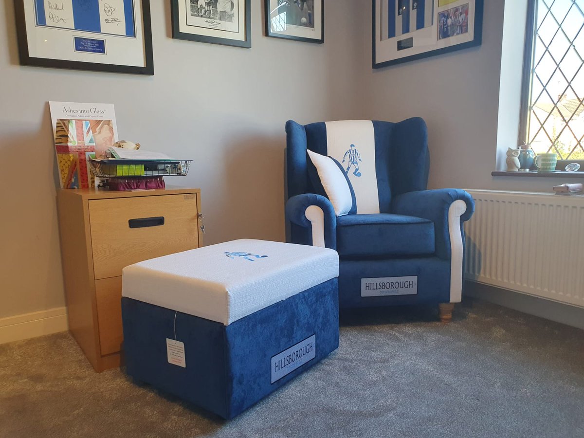 soccer_sofas's tweet image. 🔵⚪️ Our Hillsborough collection Wingback chair and storage footstool delivered to a very happy customer! Looks absolutely fantastic 😍
For more collections, visit our website 
soccersofas.com 
☎️ 0330 124 4736 
#swfc #sheffieldwednesdayfc