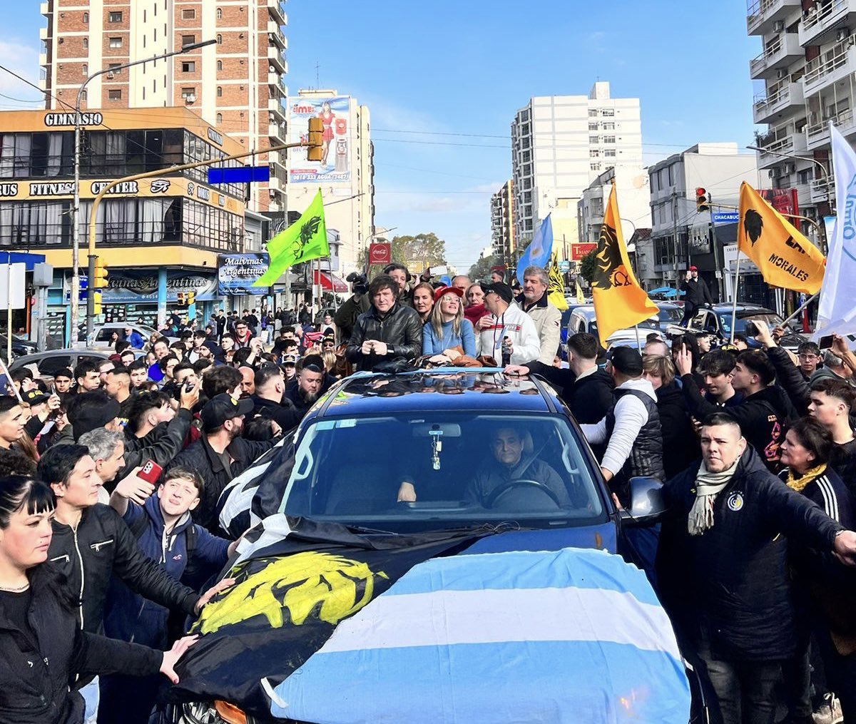 CarolinaPiparo's tweet photo. En La Matanza LLA!!!🇦🇷 https://t.co/ZYvfXz4GPm