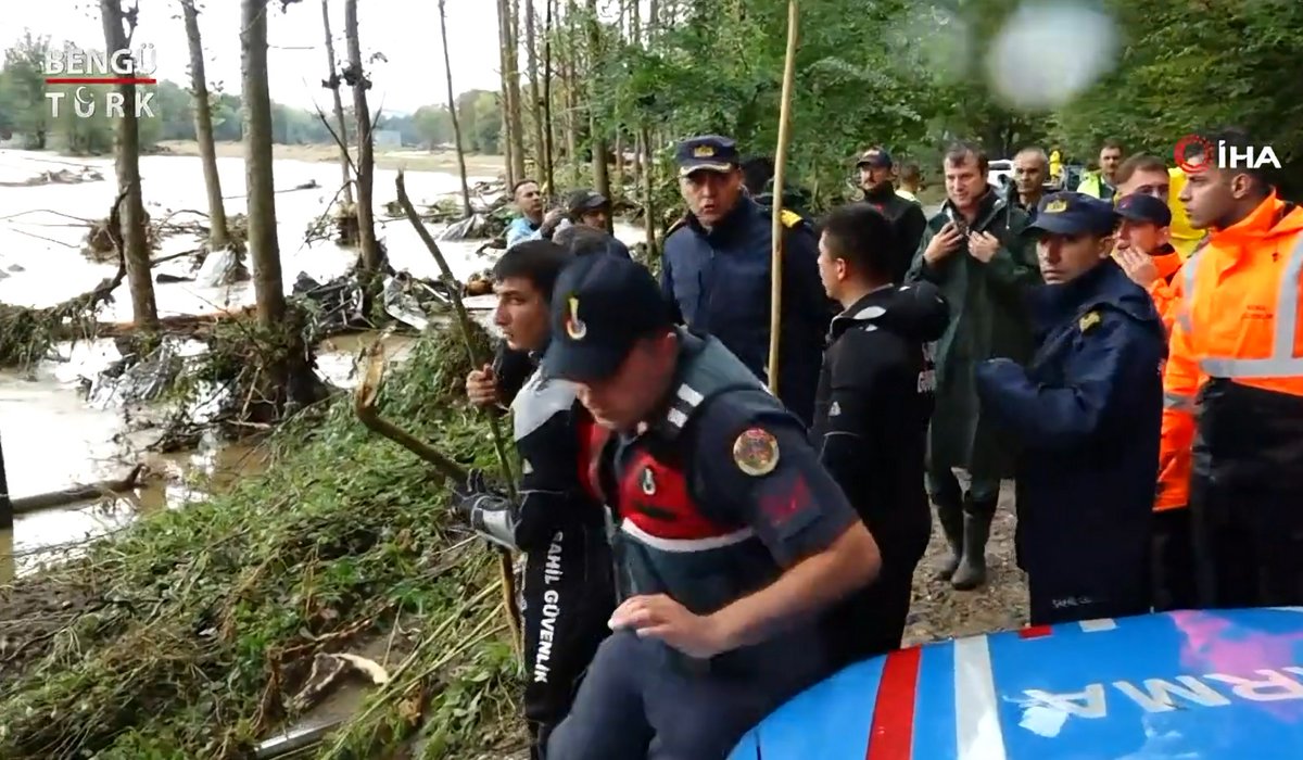 akinozcan's tweet image. Geçen ay aynı yerde 2 gece konaklamıştık

Bugün 2 vefat çok sayıda kayıp var, yaşananları hayal edemiyorum, çok üzgünüm😢

#kırklareli #igneada #sislivadi