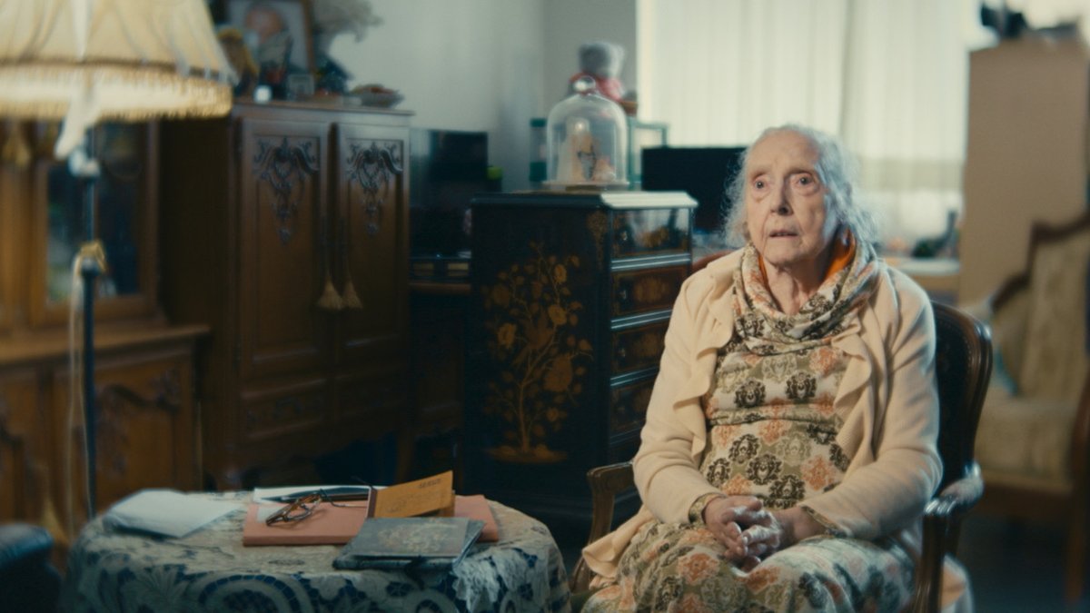 Hulde aan de maaksters om de perfecte toon te vinden en mooie beelden bij de ijselijke horror.
Maar hulde in de eerste plaats aan de dappere, broze slachtoffers.

En woede, dat ook.
#godvergeten