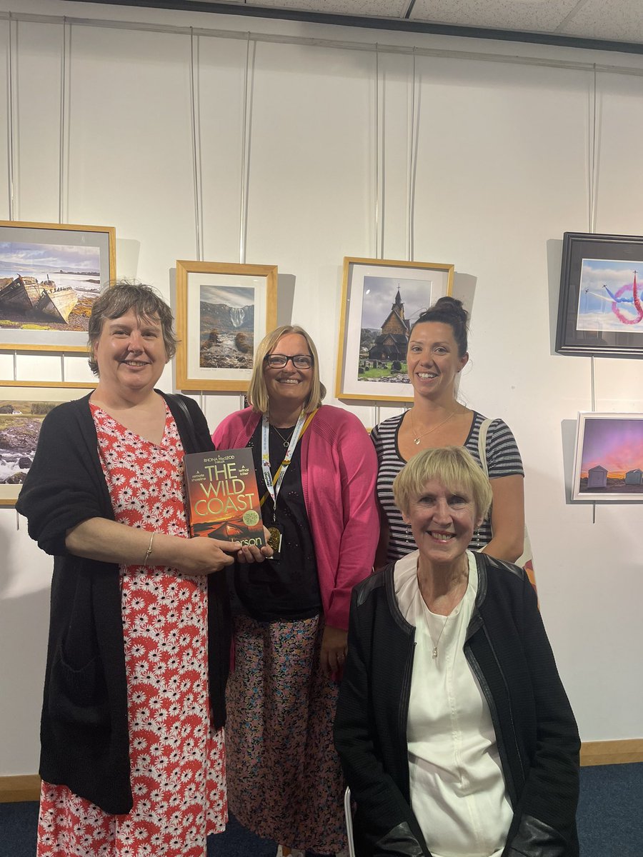 A few of us from school book group enjoyed the author visit at Elgin Library this evening. #readingforpleasure #readingschool #readingcommunity 📚