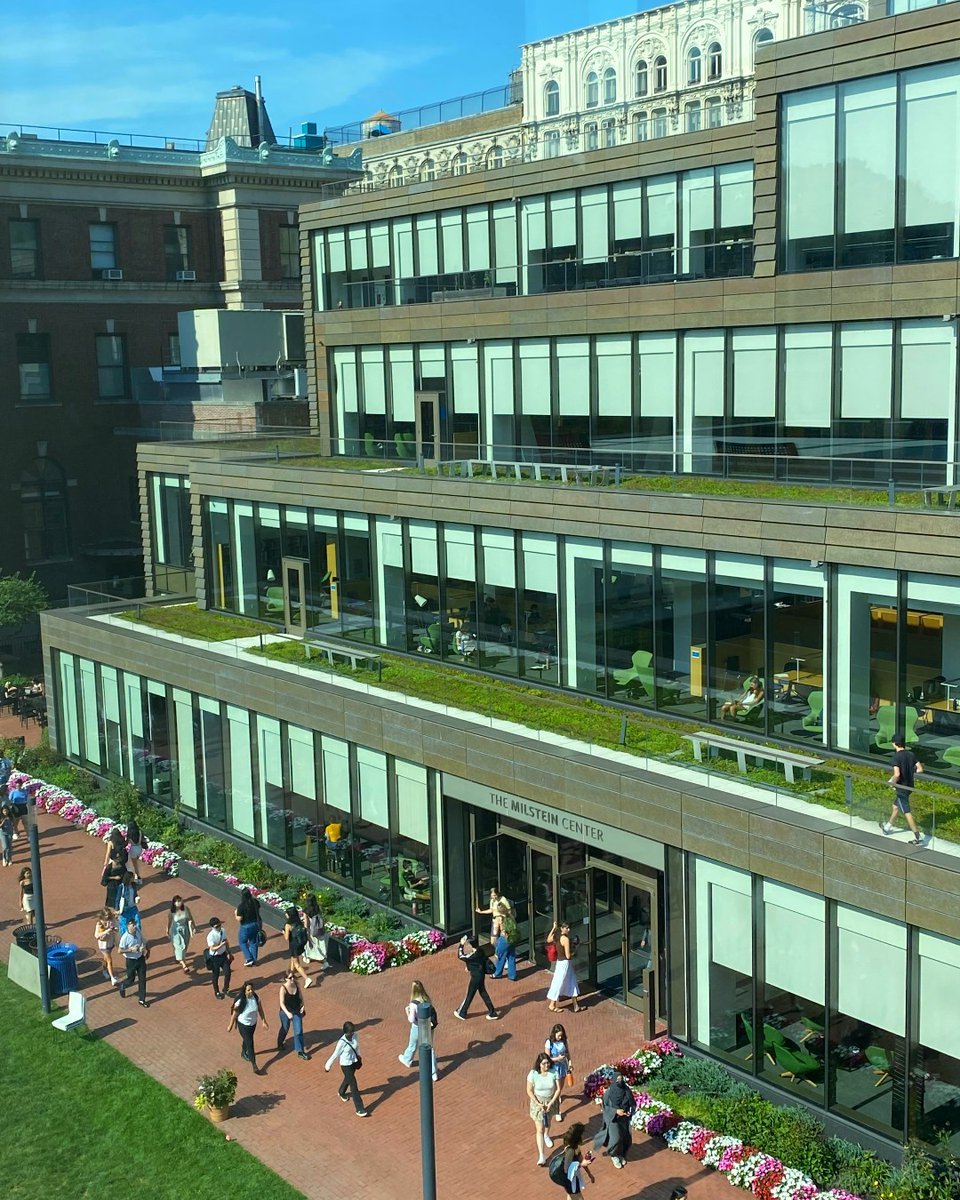preslrosenbury's tweet photo. A beautiful day to welcome @BarnardCollege back to campus! Happy first day of classes 💙 #GoBold #GoBrave #GoBarnard https://t.co/gkPk1Uslsi