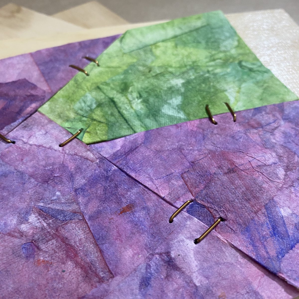 islaipferrer's tweet photo. Exploring Chinese cultural heritage &amp; ceramic stapling in my research on cultural identity. Much like the staples mended ceramics, 2nd generation individuals interlace aspects of their parents' cultural heritage with the culture they were raised in #abstract #watercolor #collage https://t.co/stX6gcu2M4