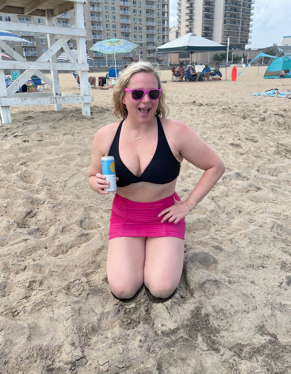 MidlifeCraving's tweet photo. I've been MIA over here but not anymore! It's been a hot summer and I'm BACK! 🖤 https://t.co/B6AGnhxvQE