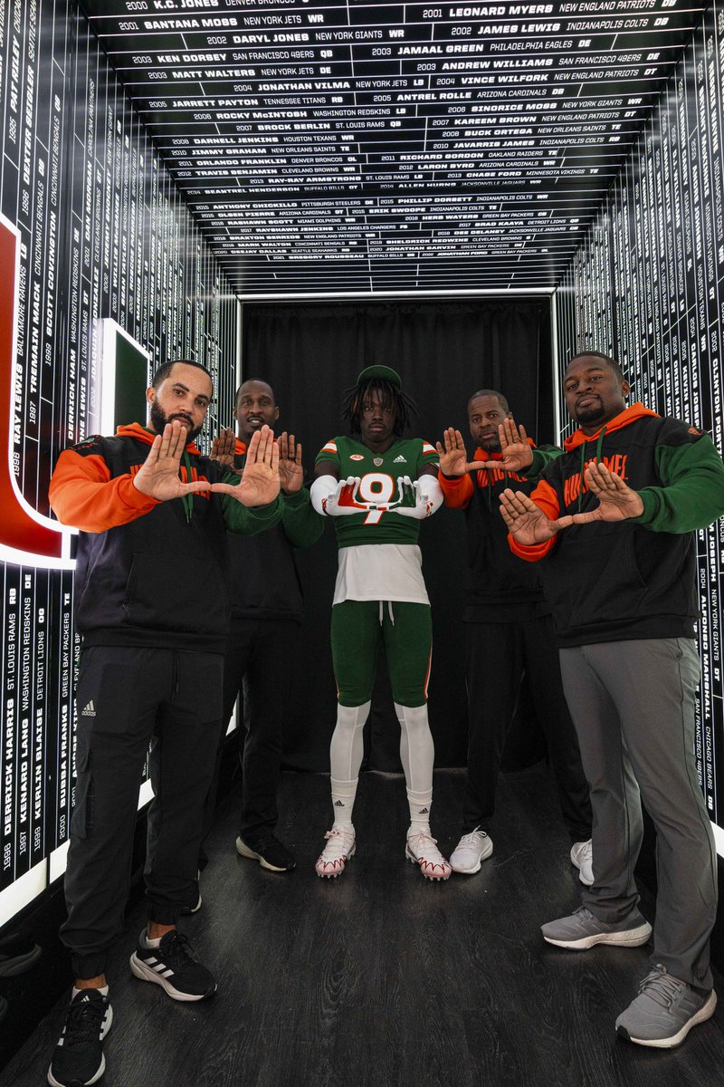 takeemdeep9_'s tweet photo. Back at the U this weekend 🙌🏾! https://t.co/0uBQO1mN36