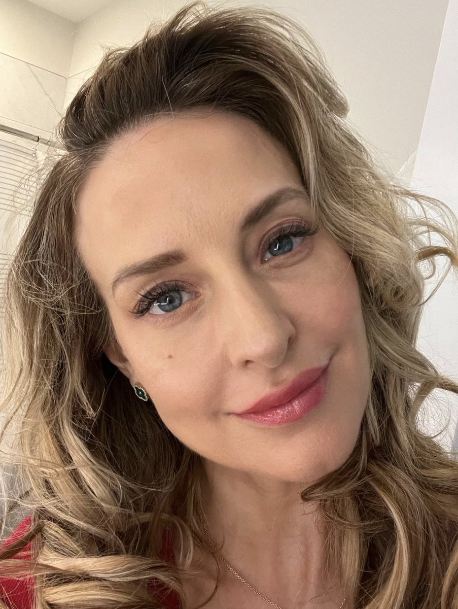 drtarynmarie's tweet image. This is me looking at you and saying, “Whatever you are facing, whatever is scaring you, whatever your fear, you’ve got this. What scares you is sacred.&quot;

The things that scare you the most, they are your unique pathway toward the most authentic version of yourself.

#doitscared