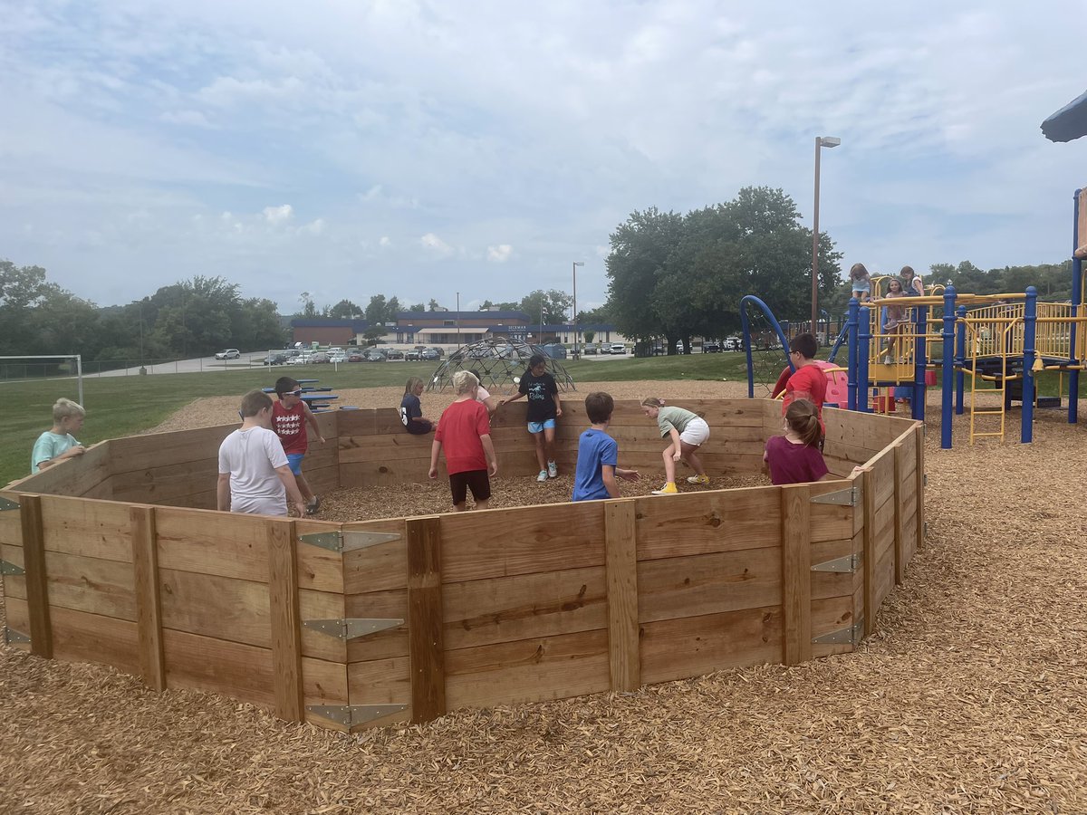 Exciting news!  Isaiah Chung, a SES alum who is in his Senior year at SHS, completed his Eagle Scout Project this past weekend and it will definitely will benefit our school. The Gaga Ball pit is located on the intermediate  playground and is already a hit with the students.