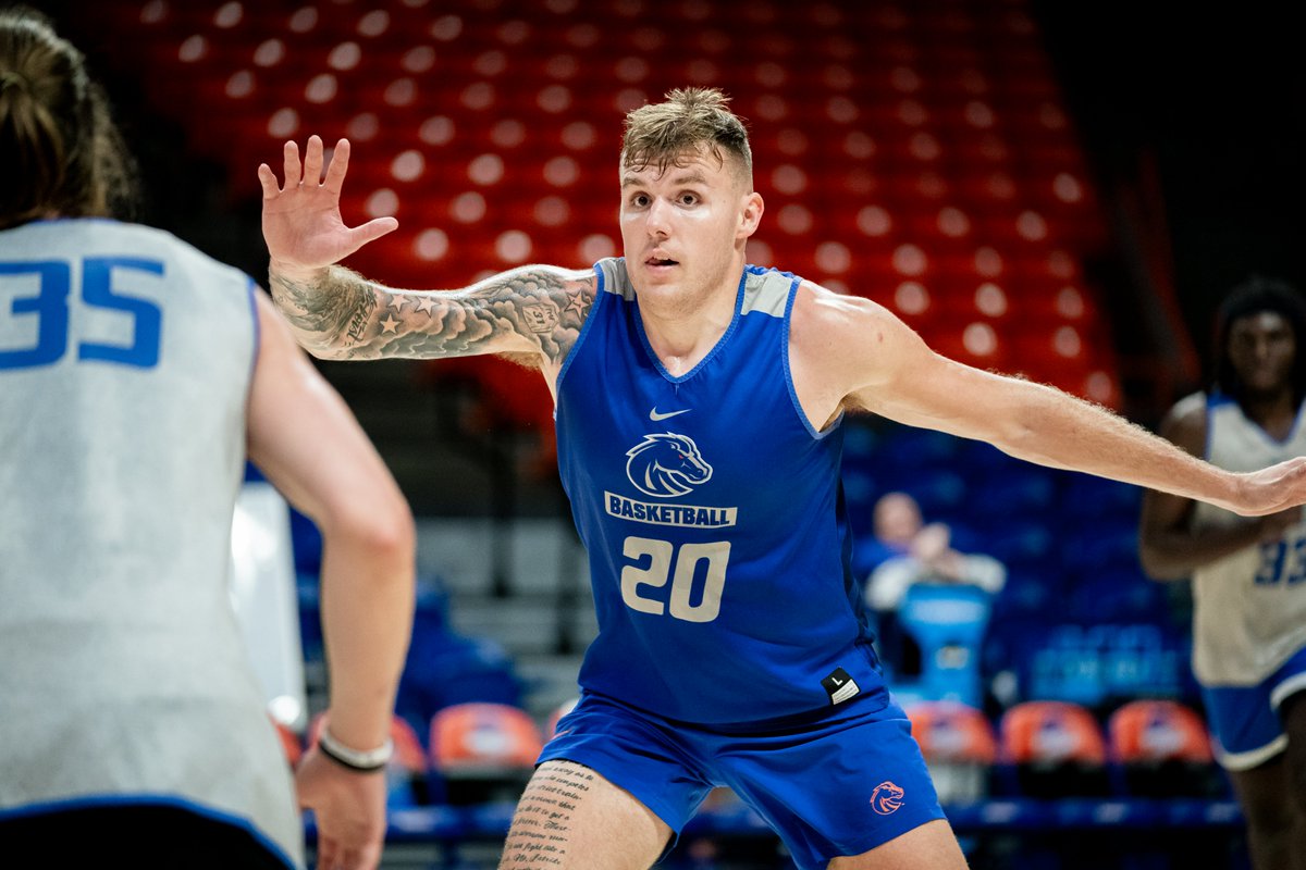 BroncoSportsMBB's tweet photo. 𝙏𝙝𝙚 𝙓 is gearing up for something special 😤

#BleedBlue x #UnbreakableCulture https://t.co/Q46jxweHJn