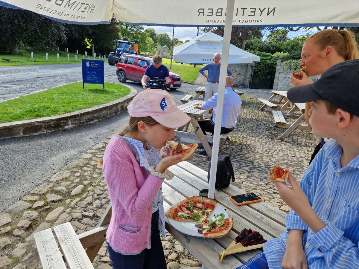 MoorlandAssoc's tweet image. We took @ITVTyne Tees to the beautiful @MilbankArms to enjoy a world first heather-fired pizza topped with grouse from the moor! Delicious, sustainable and local #grousemoor #eatwild #eatgame #gametoeat