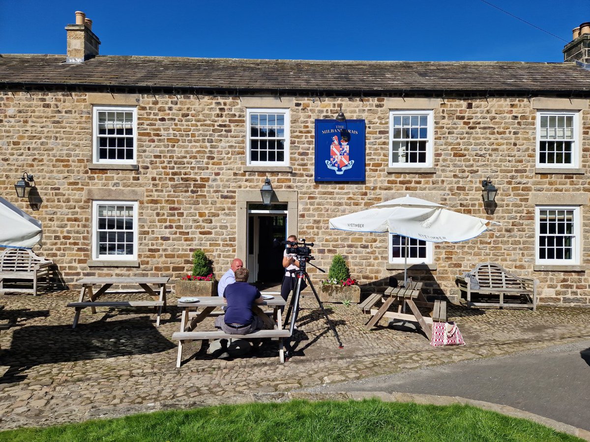 MoorlandAssoc's tweet image. We took @ITVTyne Tees to the beautiful @MilbankArms to enjoy a world first heather-fired pizza topped with grouse from the moor! Delicious, sustainable and local #grousemoor #eatwild #eatgame #gametoeat
