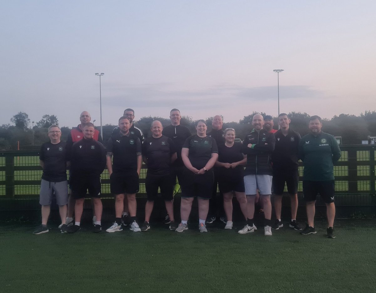 Thank you to @jamiewilson1978 for delivering the FAI Football Fitness Intro Course to a group of our coaches at the club this evening. Well done all 👍🏻 🟢⚫️⚽️🟢⚫️ #swordscelticfc #fai #footballfitness