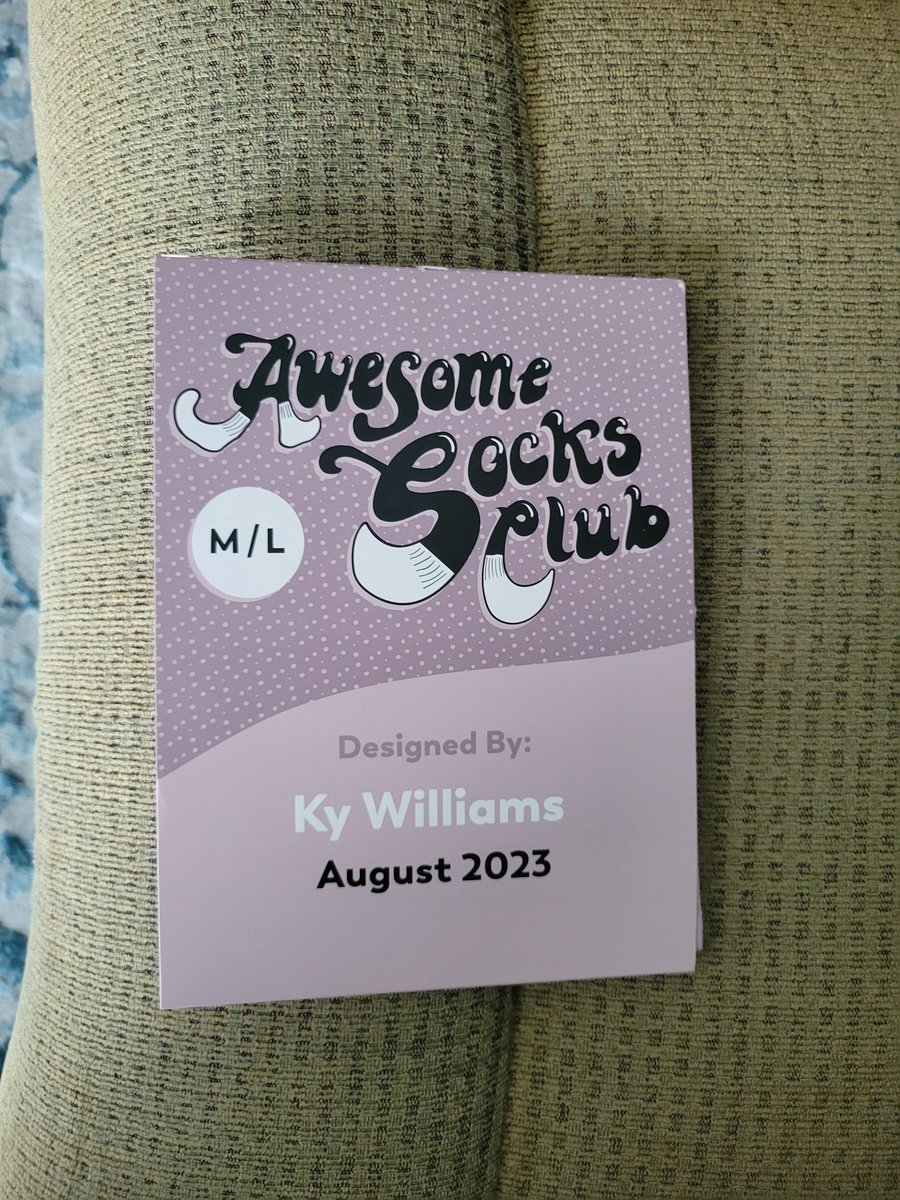 jpmdsantos's tweet photo. This package design is so awesome @awes0mes0cks! It's always a great day when it's awesome socks day. I gave this pair to my husband though. I'm not a fan of 👽🫣 https://t.co/qKt3Owb1ja