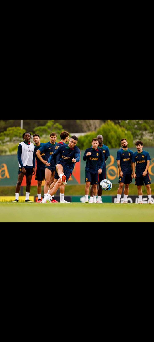 Apexile00's tweet photo. @ESPNFC Not Bruno looking frustrated 😂😂 https://t.co/Cj9Qj2ZPxt