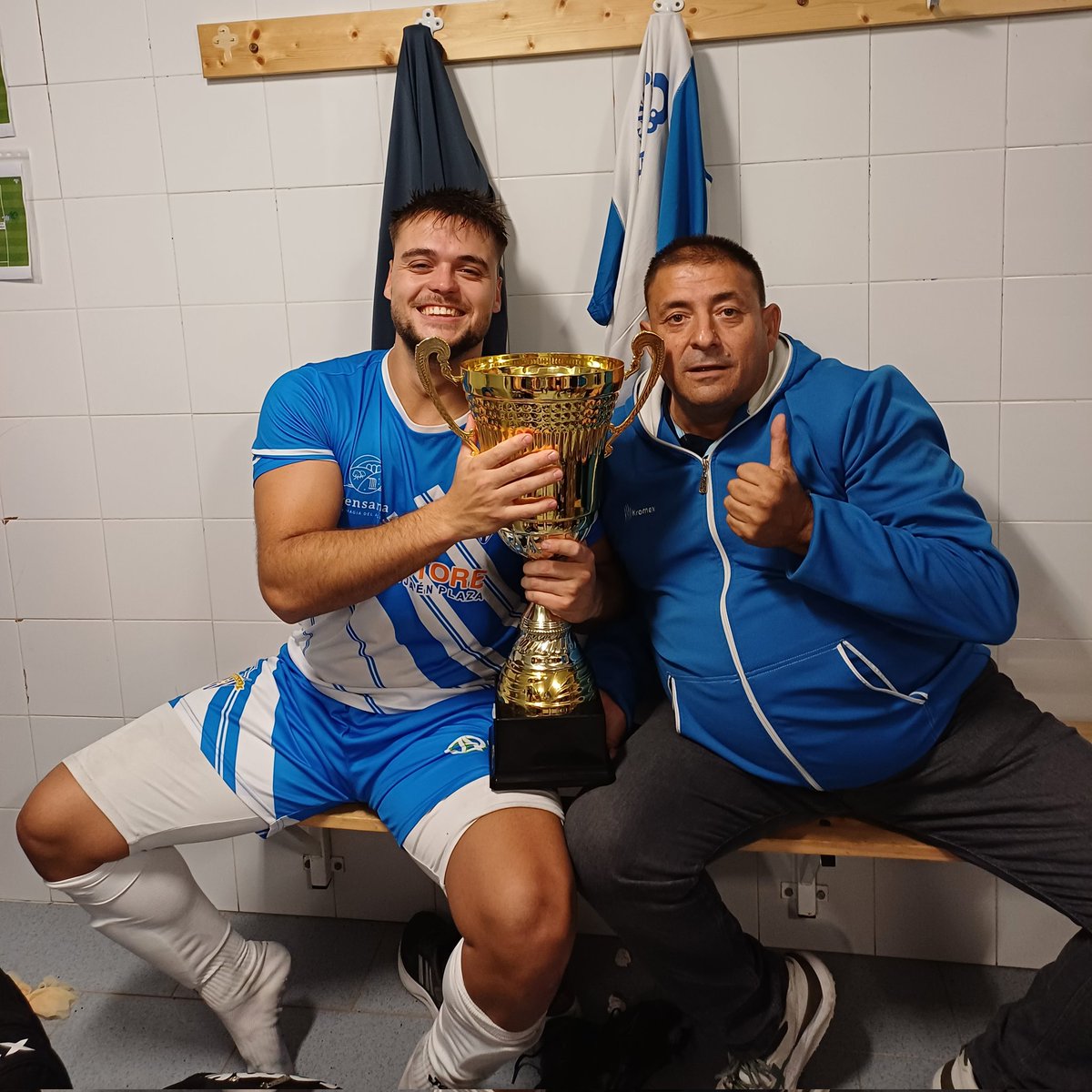 JoseFlo07038493's tweet photo. Campeones trofeo C.D. TUCCITANA PRETEMPORADA @Pakito_Moliina https://t.co/6CkrOiIXmh
