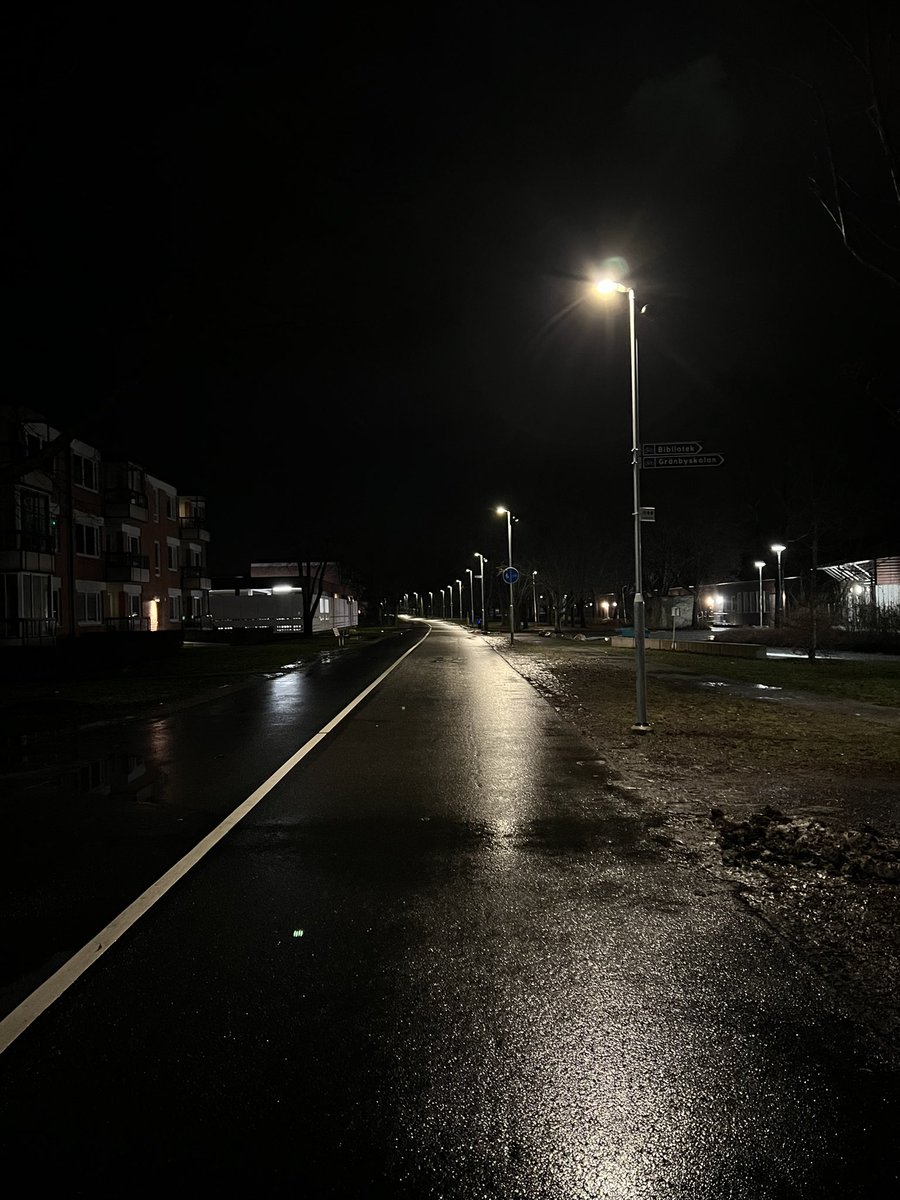 Tadynoll's tweet photo. Night walk hits different https://t.co/yXRHSewnaF