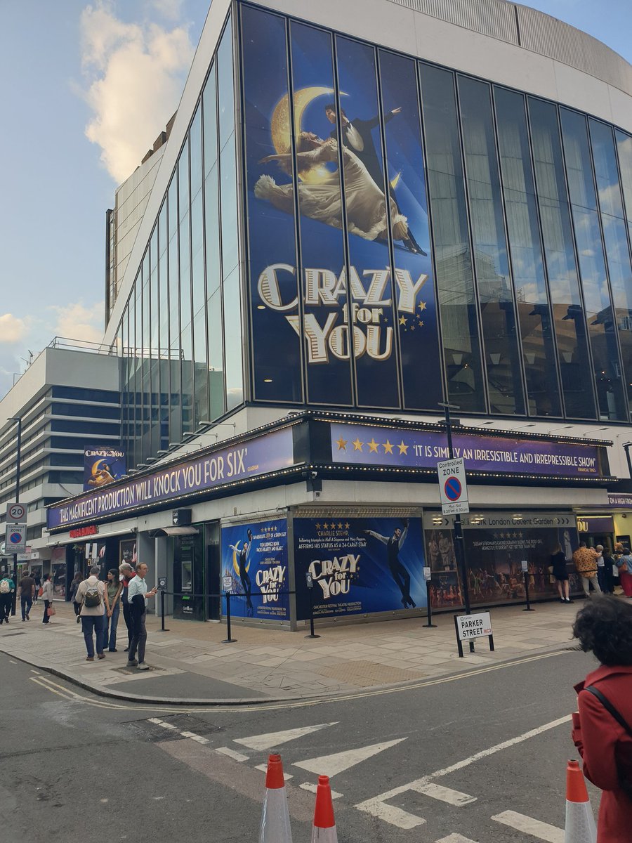 Ralph_is_Happy's tweet photo. 2nd show Wed was @CrazyForYouLDN at #GillianLynneTheatre - great performances by all incl whirlwind that is @Charlie_Stemp . Many 🙏 for picture and chat after show, wow 6 years! https://t.co/CgHLLWI9ud