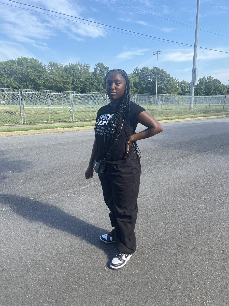 redma220's tweet photo. First day of Seventh Grade #FIRSTDAYCPSVA https://t.co/4bTBPHtIzs