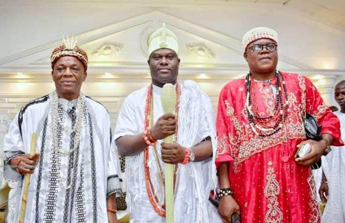 ipob_central's tweet photo. ANCESTRAL TIES BETWEEN YORUBA AND IGBO

By Obi Nwakanma.

The Ooni of Ife, Adeyeye Enitan Ogunwusi recently opened a longstanding debate about the relationship between the Igbo and the Yoruba, and did affirm that the Igbo were ancient inhabitants of Ife. The Ooni’s asserts that the ancient Igbo connections to Ife is still evident in the traditions preserved in the oral narratives of Ife itself, and in the extant lineages of the Igbo still present in their habitations inside the Ooni’s palace. The Igbo quarters are still present in Ife. What the Ooni brings to this debate is legitimacy, because Yoruba tradition confers the authority of national memory on the office of the Ooni.

The Ooni in a sense validates the accounts of the eminent Nigerian historian and anthropologist, the late Professor Ade Obayemi. Obayemi accounts for a first pavement of culture in what is now known as the cradle of Yoruba origin, but which was once originally settled by the Igbo led by Obatala. This is not a new argument, and the Olugbo of Ugbo’s disputes with the Ooni about an ancient Igbo habitation and displacement is either ignorant or mischievous. The Igbo were the original inhabitants of Ife and had installed, and practiced a culture based on their ancient Odinala religion of peace, of the divine rights of the individual and not of kings, of the protection and validation of the weak and infirm, of an artistic and creative value rather than of war and destruction. All these values are embodied in the myth of Obatala the sculptor and creative “demiurge” of current Yoruba mythology. And of course of he also models the value of the Republic over the monarchy.

The Igbo had been marked by the multiplicity of their settlements in Ile-Ife which the Igbo know by its more ancient name as “Igbo-Omoku.”  As a matter of fact, Obatala was a High Priest in the mold of the Igbo priesthood, like the EzeNri, and aspects of this priestly function was absorbed by the Ooni who equally then also absorbed the monarchical order that replaced the Igbo republican order of the Obatala era. The current Ile-Ife is therefore a hybrid system between the displaced Igbo culture and the settler order that replaced it. The war over Ife between the Igbo and the new wave of migrants to Ife was over two different ways of life: the freedom associated with the Republic or the order and control associated the monarchy.

Obatala’s group was defeated, and was driven into exile, and scattered into places including as far as Ketu, and places as far as what we call Dahomey and Togo today. The republic disappeared and the monarchy as embodied by Oduduwa replaced it. The rivalry between the Igbo and the Yoruba continue to mirror this. The wars the Igbo levied consistently against the new settlers is preserved and enacted even today in the Yoruba Egungun festivals, the Oreluere, the Obameri, the Moremi and the Edi festivals. The eminent modernist playwright, Femi Osofisan, gives a new sheen to it in his play, Morountodun, based on the Moremi myth. The Egungun festival is preserved as the Yoruba Festival of liberation from the marauding and masked Igbo “Egwugwu warriors.”

The Obatala festival celebrates the canonization of the era of peace as embodied by Obatala and the Igbo, at a time of national regret, years later, when the Yoruba began to rue the tyranny of Kings in their new order, and regret the loss of the period of peace and creativity of the old order represented by the Igbo. They turned and memorialized the leader of the Igbo, Obatala, into a god, and the period of Igbo culture as the highest moment of creative fluorescence in the Yoruba world. The Ifa preserves this for us. And to this day, the Yoruba inhabit two souls: there is the fiercely republican Yoruba, many of whom find close affinity with the Igbo, and there is the Yoruba monarchist, who fiercely defends the settled order of kings. But that is as far as the Ooni’s knowledge of the Igbo situation in Ife goes.

There is an alternative narrative tradition that says the Igbo themselves in their wave of migration following Amadioha’s destruction of the ancient world met an even older settlement in Ife of people whom they absorbed and protected and introduced to a settled and peaceful way of existence. What this story points to us is that human migration – settlements and resettlements have remained a constant in man’s development and search for security.

That is why the evolving story of the Fulani herdsmen today is interesting and complex. The Ooni suggests that the Igbo moved from Ile-Ife to their current settlements in Igbo land. That is not true. In fact archeological evidence proves that a place like Igbo-Ukwu is a much older settlement than Ife. So in fact, in current Igbo historiography, and assessment of their movements, Ife is a newer settlement of the Igbo, and may have been part of a wave of migration leading to a pavement of Igbo history following an ancient catastrophe.

There are many hypothesis of these settlements, and there is no doubt that the Yoruba and the Igbo are close and related. The language and the cultural patterns suggest points of very recent contacts and break-offs. The Idu – the Benin – is the medial culture between the Igbo and the Yoruba. Indeed, the Benin suggest that Izoduwa was Oduduwa, and they know precisely when he left Ani-Idu (Benin City). So, who indeed are these people? There is the Nok hypothesis which suggests a coagulation that broke off at the Niger-Benue valley, with the Jukun, the Igbo, the Yoruba and the Igala, and possibly the Idu, moving apart into their current settlements.

There is the Igbo-Nupe-Yoruba hypothesis of a movement from Egypt, through the crags of Air, that settled in their current locations. Indeed, two studies published by the English colonial anthropologist, M.D.W. Jeffreys, “The Winged Solar Disk, or the Ibo Itchi Scarification Marks” (1951), and “A Triad of gods in Africa,” (1972) explore and affirm these links, and the possible Egyptian origin of the Igbo, and their worship of the Sun god. The Igbo still call their first-born sons, “Opa- RA” (priest of the Sun-God, RA). MDW Jeffreys identifies in the symbols of the “Ichi” scarifications carved into the forehead and cheeks of the Igbo titled aristocracy, Ndi Nze, the “sun, moon and the wings and tail of the hawk” and the ram-headed symbol of the “Ikenga,” as associated with ancient Egypt, particularly the winged solar disk symbol of Pharaoh Usertsen III.

The problem is that Jeffrey thought the circulation of the symbols were from Usertsen’s conquest of Nubia and the lands of the Meroetic ridge, and may thus have been, rather than of Igbo origin, of a specific Egyptian colonial origin. MDW Jeffrey writes that the resemblance of the Egyptian symbols has an amazingly close resemblance with the Nri-Igbo symbol, and raises the question of who may have borrowed from the other, and concludes that there is no evidence in Igbo of an independent invention of the symbol. This is profoundly inaccurate, of course, because of Jeffery’s project of attempting to sustain an idea of Egyptian cultural priority, or hegemony, and possibly maintain the fiction of a lack of cultural agency in Sub-Sahara Africa until it was brought from outside, a fiction that has long now been put to rest by works done by the likes of Cheik Anta Diop. There is no doubt that the Egyptian symbols may have Igbo origins. The Igbo stories claim that the Igbo once ruled the world and destroyed it.

They may have founded Egypt. The Igbo consider Igbo land, “Ala-Nso” and established the code of Eje-Alo. They are great travelers, but they always return, following the path of the Sun. Even the Egyptian priests, guardians of the Kemetic gnosis affirmed in their teachings to Solon, the culture patriarch of the Athenians, that they had preserved in their temples, nine thousands years to the day Solon asked the question, the ancient knowledge of a people by the great Atlantic who had been destroyed in their quest to conquer the known world. The Igbo themselves have the story of Kamalu, who took the impudent title “Amadioha” –  and who destroyed the ancient world, and was himself blown to smithereens as he and his scientists experimented with “orisha-Akalum” or the “ore of the heavens,” or “Igwe” in his bid to create a powerful, all-conquering weapon of war. Amadioha’s recklessness remains a cautionary tale among the Igbo to this day, and you often hear the Igbo say, “onye emena ihe Ike” (let no one mess with energy), or “Anyi maara dowe ike” (We know the secret laws of energy, we just sealed it that no one should use it). That ancient secret was unraveled by Einstein, and thus the Atomic bomb.

Following Amadioha’s heresy, the Igbo abrogated the making of kings, forbade human sacrifice, and established a religion of peace. They dispersed in great numbers from their ancient habitations by the Atlantic in search of new habitations. Obatala and his group settled in Ife. And the story of these great Igbo settlements traverse the world. There are five sub-nations of the Igbo: the Agbaja, the Oru, the Isu, the Nri, and the Idu. That is why they say, “Isee!” or “Ihi aa!” at the end of the kolanut ritual that commemorates this filial unity, and its invocation of peace, and its summoning of the ancestral spirit. The Idu, who call themselves Benin today, are part of the larger Igbo, and are possibly the bridge with the Yoruba. The value of Ooni Enitan’s assertion is the necessity for strategic collaboration between these groups who must  understand that the Igbo, Yoruba, Igala, Nupe, Jukun, and so many of the cultures in the West and Central West Africa have so much more in common, and must work together for their own security and prosperity. Of that, I endorse.

Copied