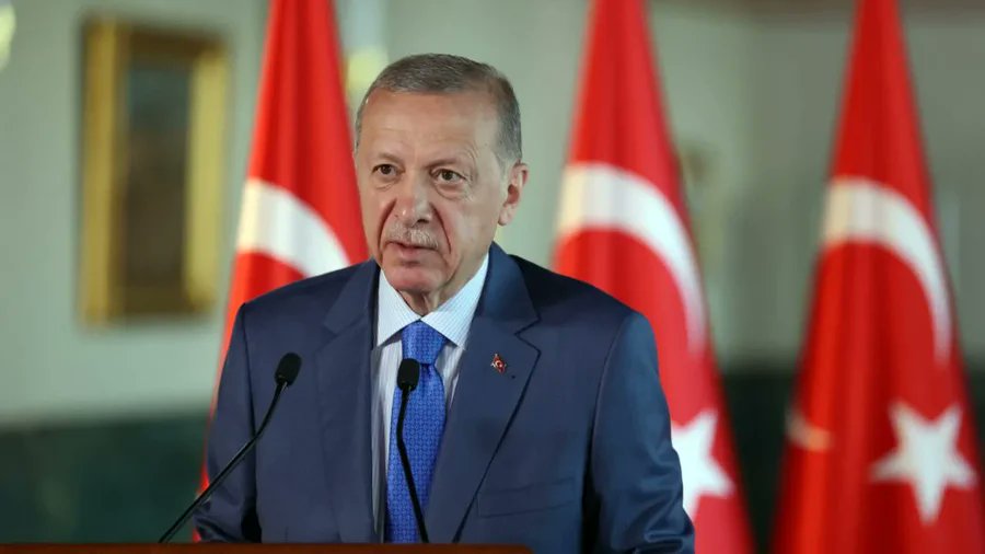 Erdoğan :  Araç sahibi vatandaşlardan Ek (MTV) Motorlu Taşıt Vergisi almak kabul edilemez bir durumdur 

Ülkeyi mutlaka bu adam yönetmeli, çok iyi muhalefet yapıyor lan