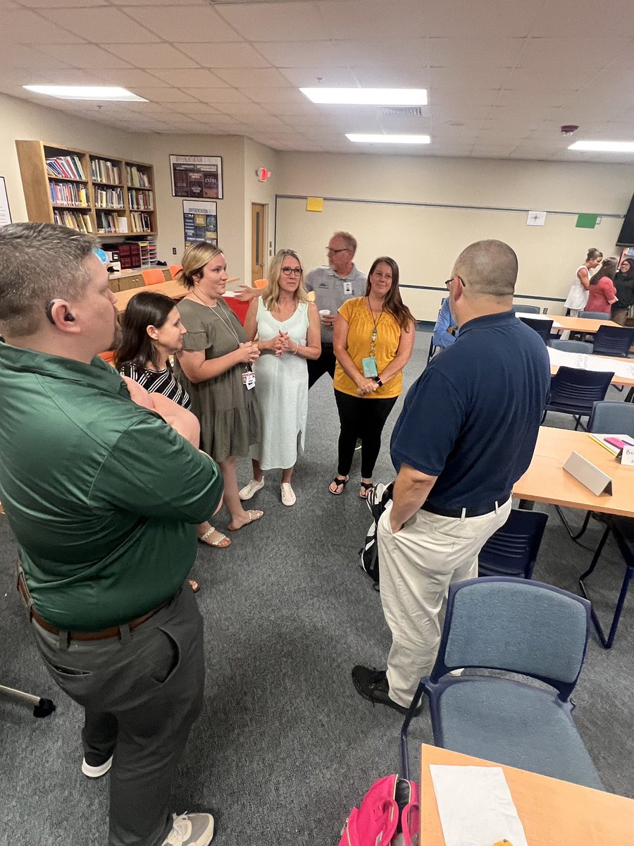 We ❤️❤️❤️ our teacher-leaders (TLC). This outstanding group had their first meeting today to share ideas on #MakingEducationBetter