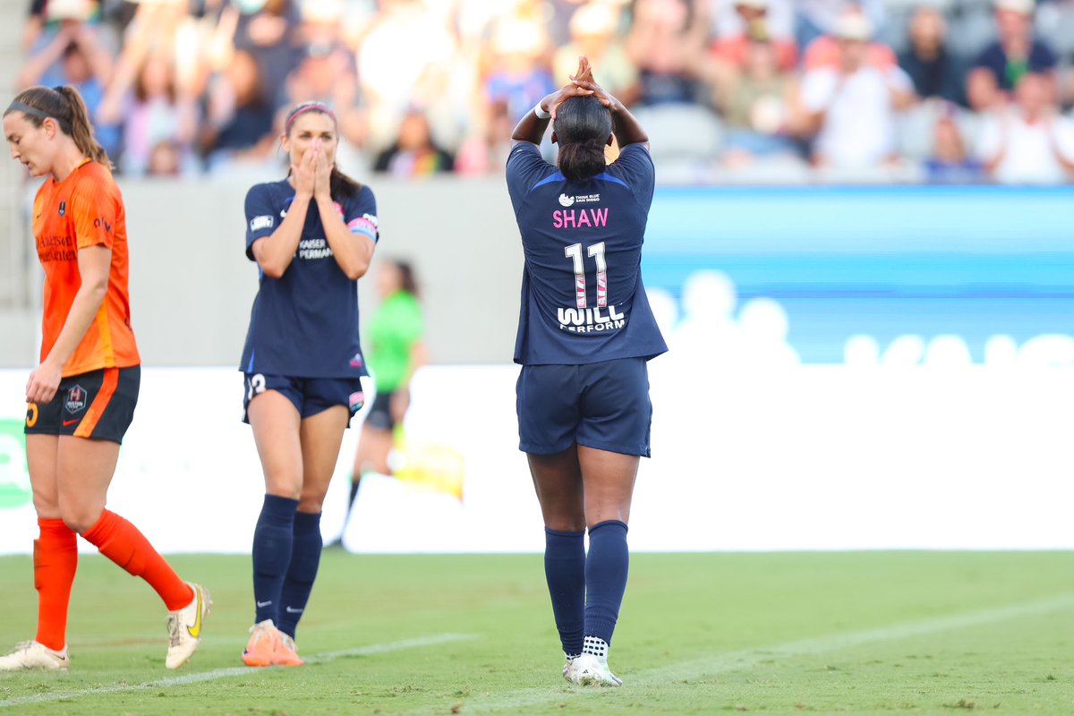 alexmorgan13's tweet photo. When the post wins vs. when we win😅 https://t.co/0pG3roIDZP