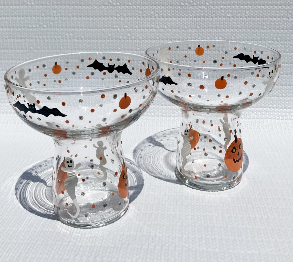 etsy.com/listing/152412… #halloweenglasses #margaritaglasses #halloweendecor #SMILEtt23 #halloweengift #partyglasses #ghosts