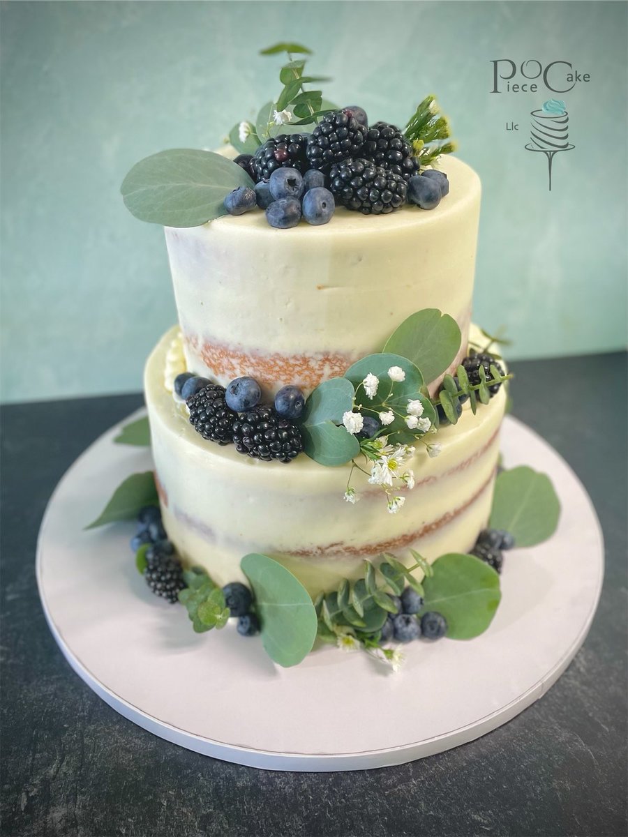 So fresh 🫐🌿 . #tieredcake #seminakedcake #nakedcake #berries #flowers #eucalyptus #eucalyptuscake #wedding #weddingcake