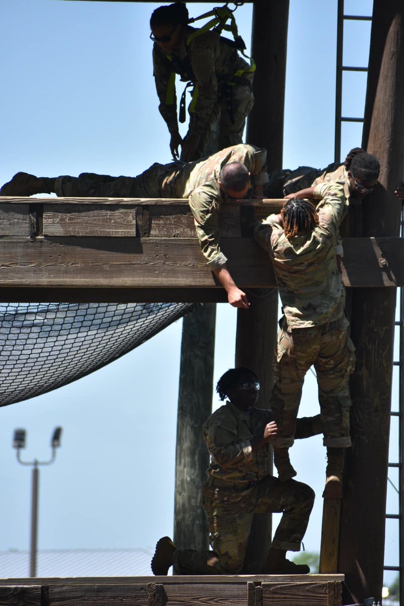 fortjackson's tweet photo. We Make American Soldiers! Here is a quick look at @USArmy  #BasicCombatTraining from across the different Battalions on Fort Jackson!
#MeetYourArmy #KnowYourMil #BeAllYouCanBe #VictoryStartsHere #Army2030 https://t.co/7mNaEhaJQr