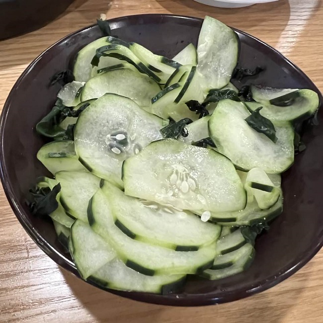 RealMomOfSFV's tweet image. Last month, during our vacation, my family enjoyed a delicious dinner at San Diego’s Mikami Bar &amp;amp; Revolving Sushi! Check out my restaurant review! #MikamiBar #VisitSanDiego #hosted #SanDiegoJapaneseRestaurant #RevolvingSushi #MikamiBarAndRevolvingSushi