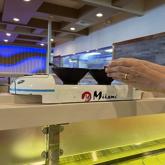 Last month, during our vacation, my family enjoyed a delicious dinner at San Diego’s Mikami Bar & Revolving Sushi! Check out my restaurant review! #MikamiBar #VisitSanDiego #hosted #SanDiegoJapaneseRestaurant #RevolvingSushi #MikamiBarAndRevolvingSushi