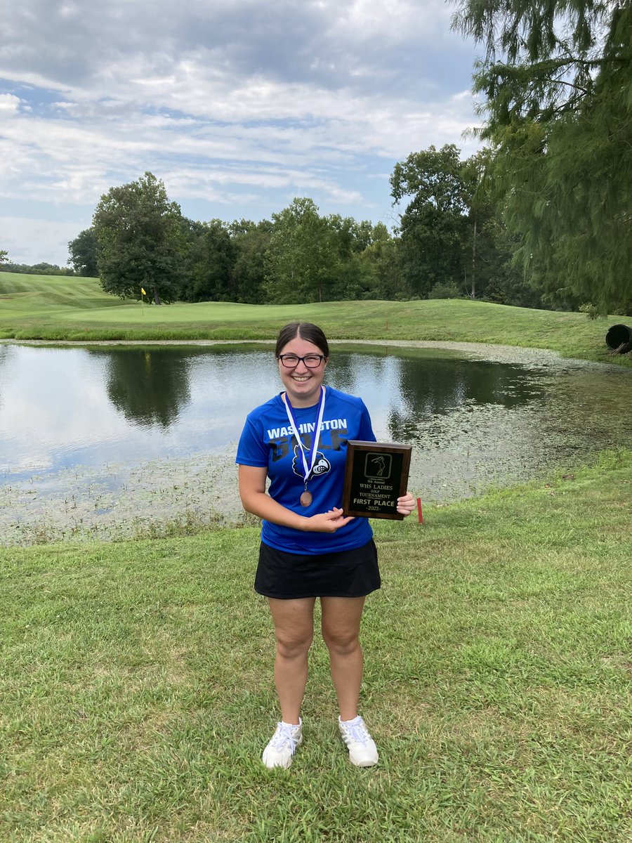 WashMOGirlsGolf's tweet photo. 9th Annual Washington Golf Tournament CHAMPIONS! 15 schools and 75 girls participated in this years tournament. Ella Martin (93) placed 9th, Molly Buschmann (92) came in 8th, and Abby Blackwell placed 1st shooting an eight over 79! Congrats girls! You earned it! https://t.co/gP82QXxX6x