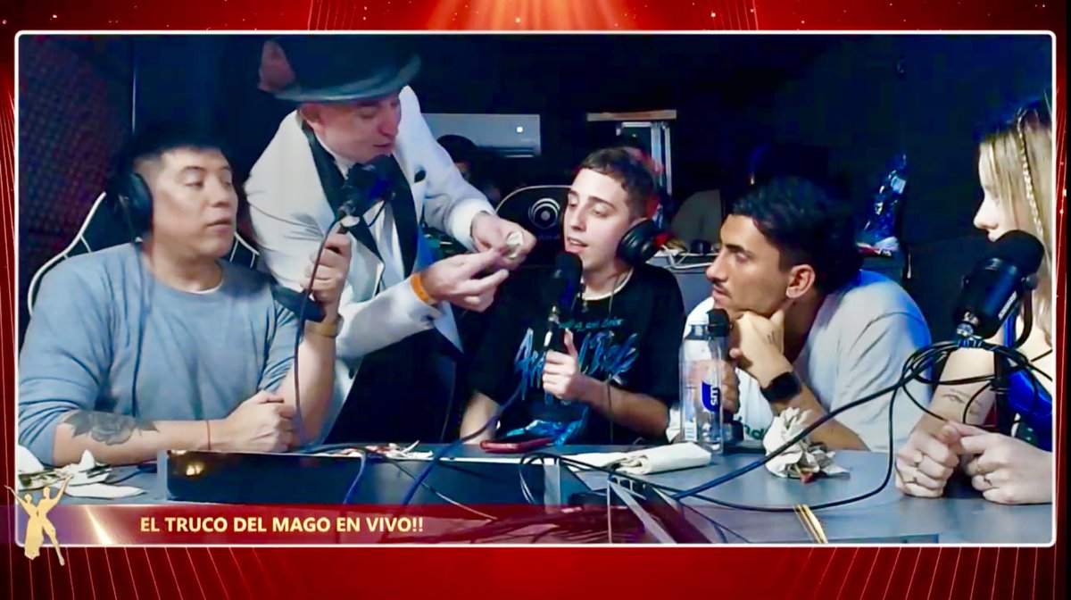MAGOSINDIENTES's tweet image. Desde la #Cabina del #Streaming del #Bailando2023 con toda mi #Magia en Vivo por #AmericaTv