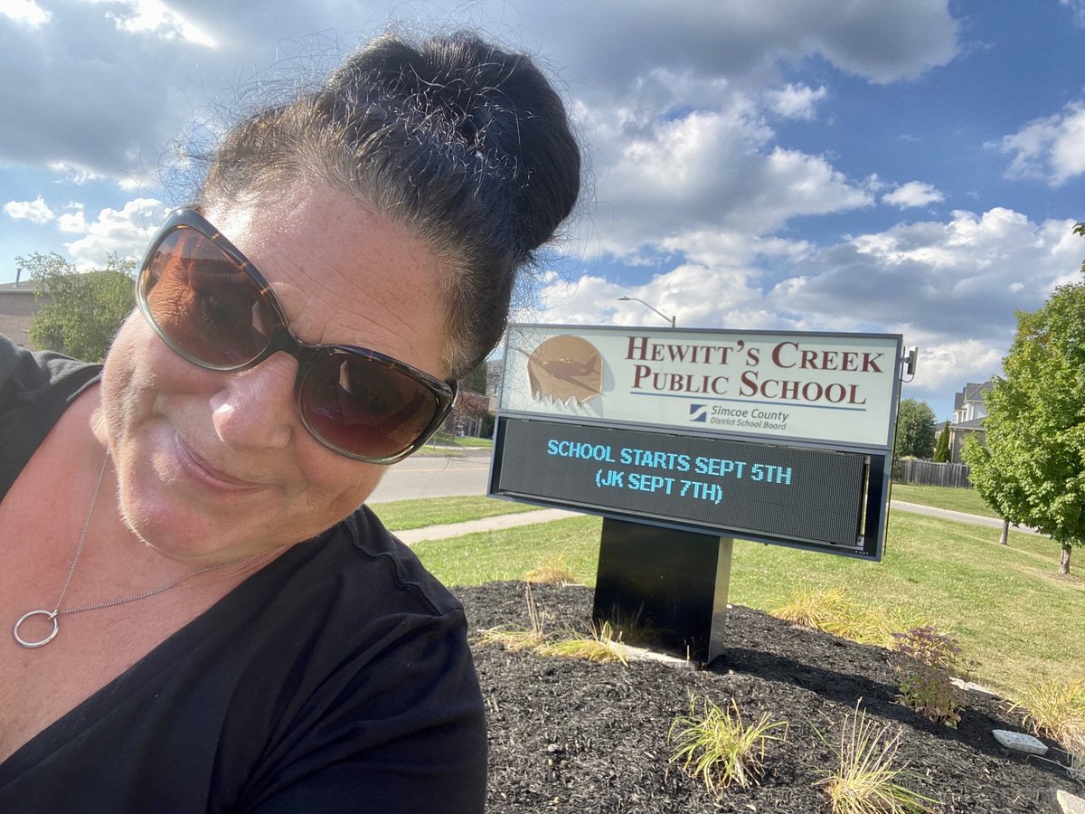 This is my 31st first day of school as a teacher and the last first day of my career! ⁦<a href="/SCDSB_Schools/">Simcoe County District School Board</a>⁩ ⁦<a href="/HewittsCreek/">Hewitt's Creek</a>⁩