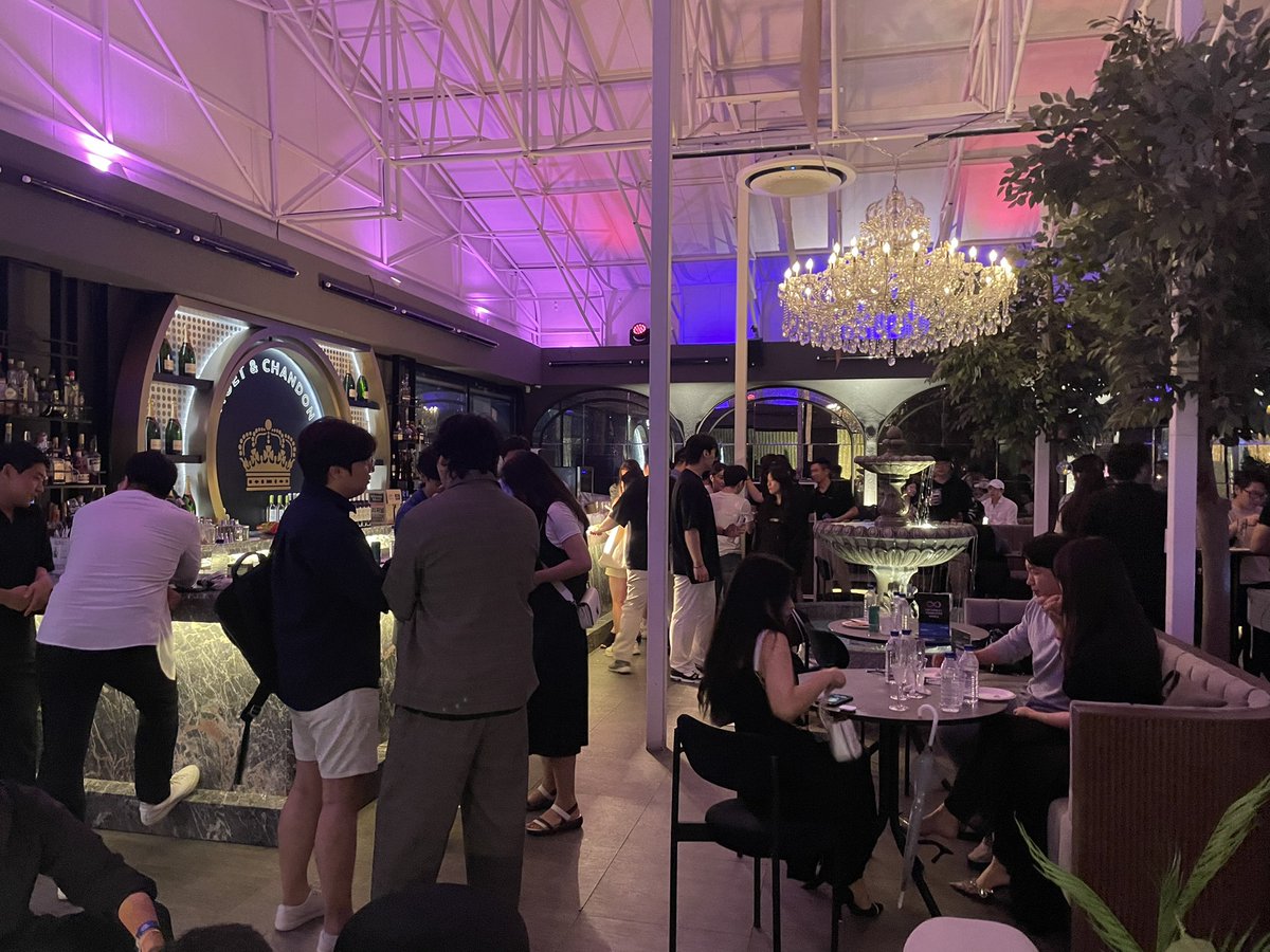 CoinvestorX's tweet photo. Expressing my sincere appreciation to all the esteemed leaders, partners, and friends who graced our side event tonight. The opportunity to meet and glean insights from each of you was truly enlightening.

As KBW unfolds, may you continue to relish the experience, and we eagerly anticipate our next encounter. 🌟 #KBW2023 #Networking
