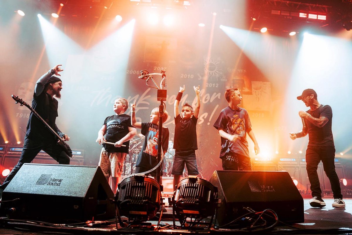 Godsmack tweet media