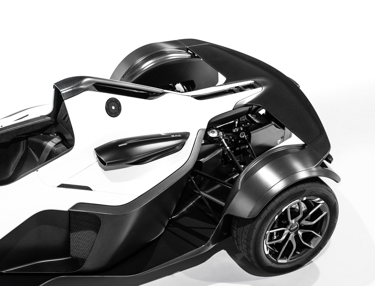 discovermono's tweet photo. Incorporating BAC’s emblematic lightweighting technology, Mono’s powertrain which has been engineered to deliver optimal performance that is linear and progressive. Reflecting this, a smaller and more compact carbon airbox has been designed.
#OneOfAKind #MadeInLiverpool https://t.co/gB5EUG2Rko