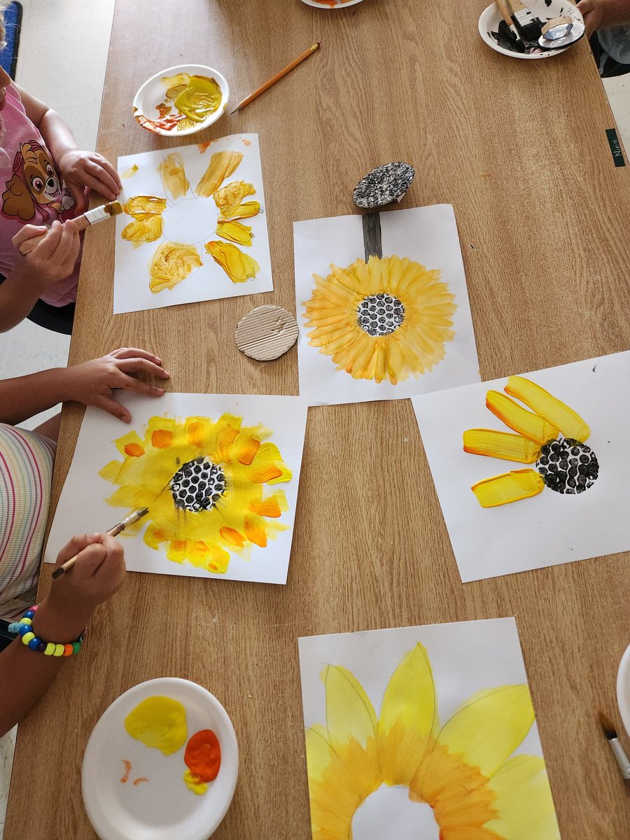 Mrs. Dominelli and Mrs. Frias tweet media