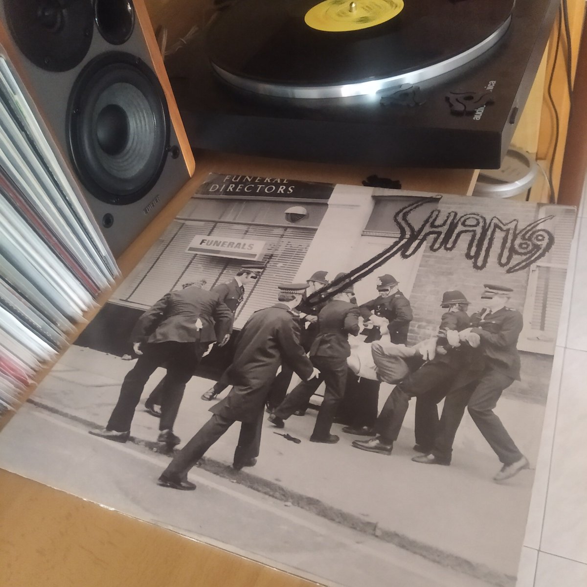 Punk evening
Sham 69 - I don't wanna
1977