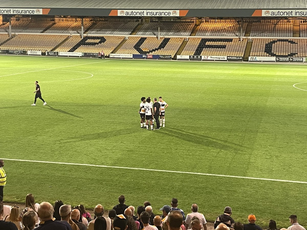 Lovely touch at the end with @OfficialPVFC manager Andy Crosby having a word and shaking hands with Jack Shorrock, Rhys Walters and two @PVFCAcademy scholars Baylee Dipepa and Liam Brazier who made their debuts. #PVFC