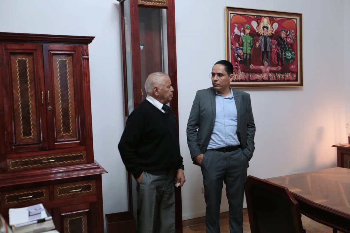 AlfredoCorona's tweet image. El @VERIVAI  y el @ElColVer firmaron un Convenio de Colaboración Interinstitucional, el cual servirá para la profesionalización del funcionariado del #IVAI en esta casa de estudios y contribuir de manera conjunta al fortalecimiento de la transparencia y del #DAI.