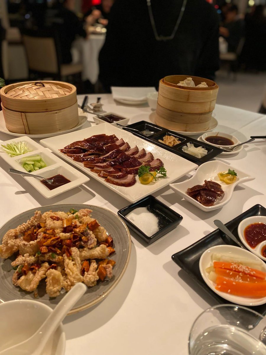 shsbrandon's tweet photo. Have dinner with friends  discuss work ^_~ https://t.co/29ZMzBgRfJ