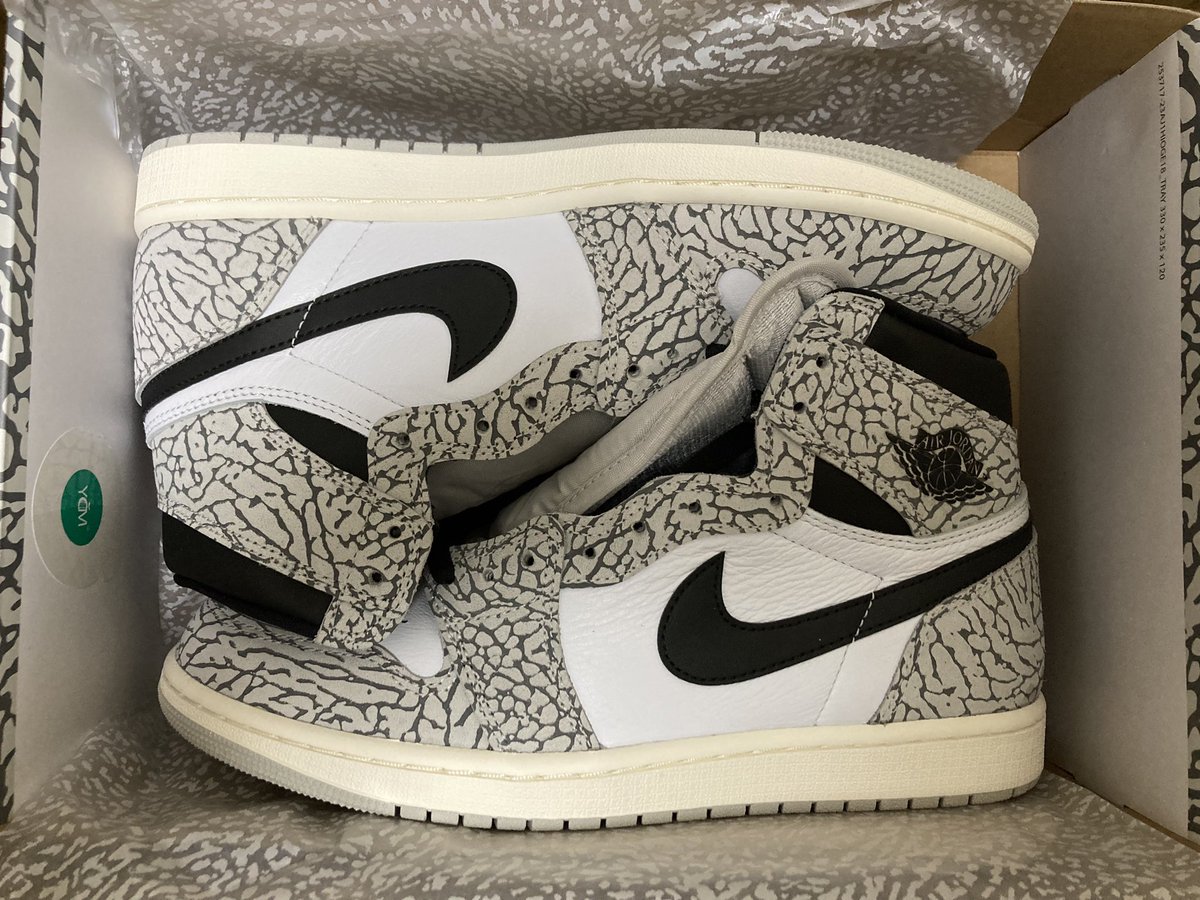 busy_metal's tweet photo. #Forefoot さんの #HeelProtector守 が届きました
早速、今年これまで買った(買えた) #AJ1 に貼り付けますか
ソールの色と合ってるのがイイですね👍 https://t.co/6KBcpGrC0h