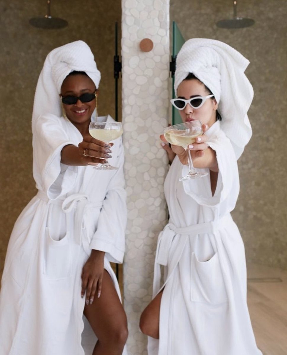 EuniceWinery's tweet photo. ✨🍷✨  🍷✨ #Mood! Refreshing #Chardonnay &amp; #Spa!! #winelover #ChiwesheCandles 
#PurposeWine #Chiweshe #ChiwesheCollection #love #hugs #eunicechiweshegoldsteinwinery #winery #entrepreneur   #firstblackfemalewineryowneroregon #firstblackfemalewinemakeroregon https://t.co/tCcueGX9Jr