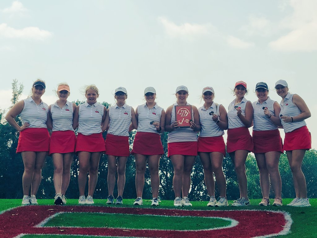 BOWGIRLSGOLF's tweet photo. Battled a brutal wind to come out on top of our home invite! We will enjoy it and get ready to go for Awarii Dunes Challenge Thursday! #backFOURmore #nebpreps https://t.co/6DcRH77n3g
