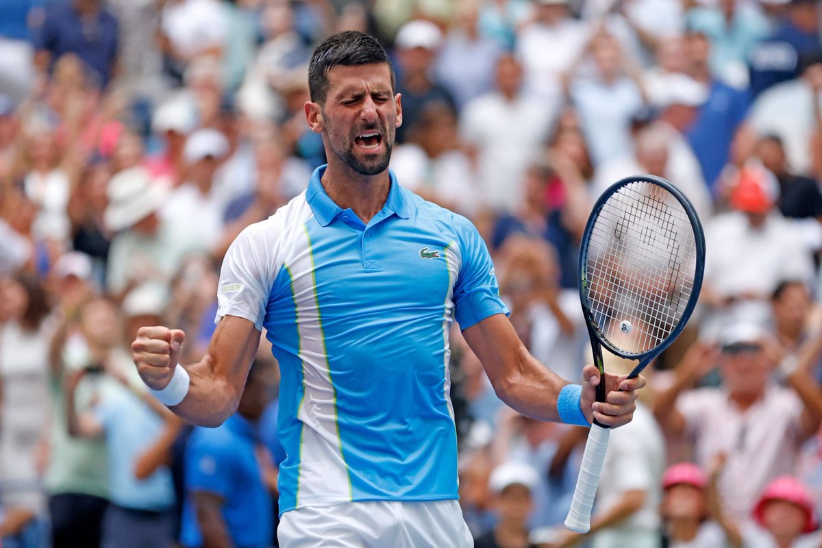 settenisok's tweet photo. Djokovic: "Este deporte me ha dado muchísimo. Viniendo de Serbia, un país devastado por la guerra, enfrenté mucha adversidad. Tuve que soportarla con mi familia para poder siquiera tener una oportunidad. Tuve suerte de encontrar algunas personas que creyeron en mi. No sé cuántas oportunidades más tendré, así que estoy tratando de disfrutar lo más que pueda."