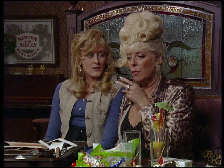 lewispringle's tweet photo. I'm just constantly in awe of Sarah Lancashire, I absolutely adore her. She's class in every sense of the word. #NTAs https://t.co/xidY3lTXCp